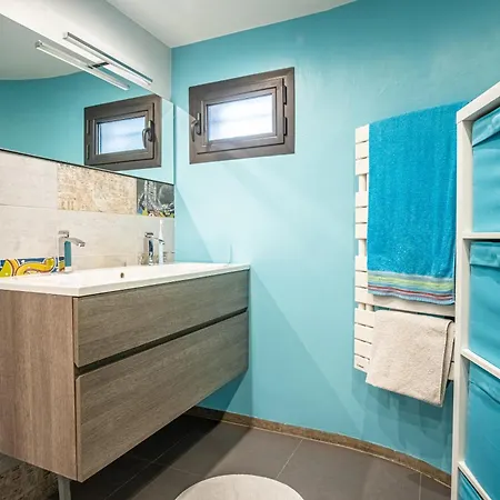 Aux Immortelles Ольуль